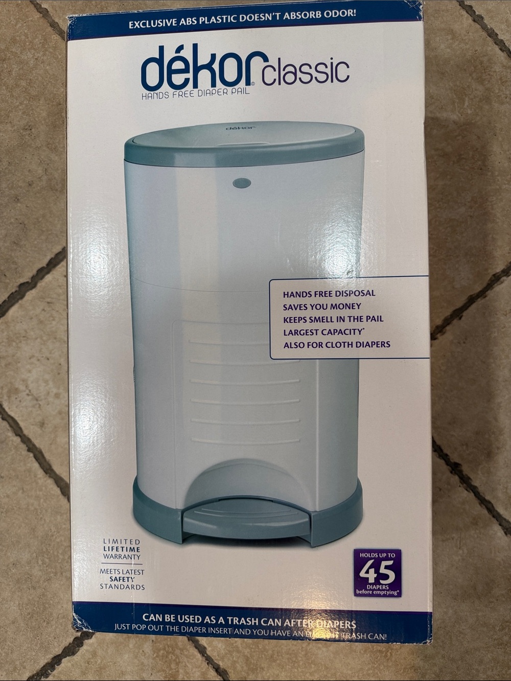 dékor classic Hands-Free Diaper Pail — White with Grey Accents
